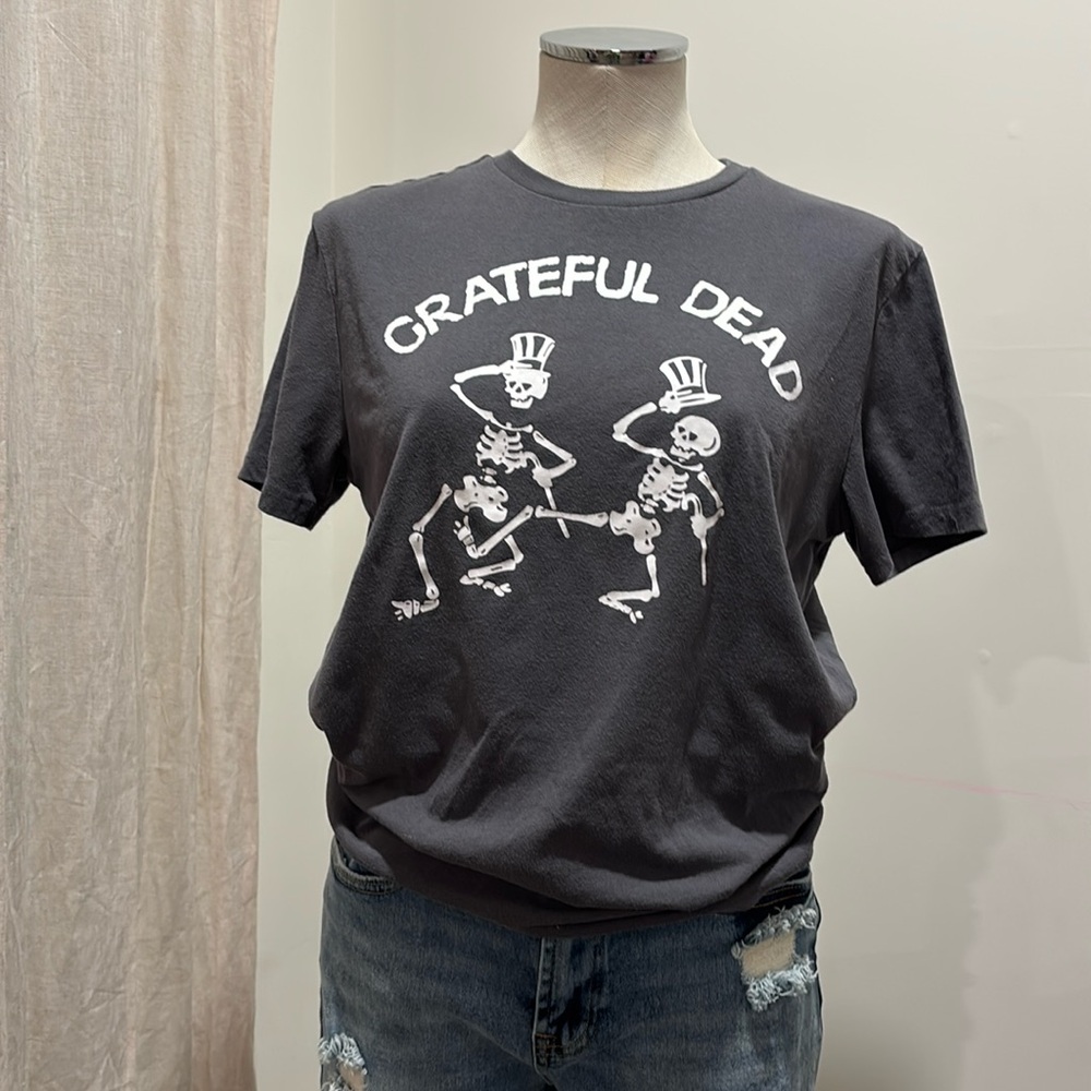 Greatful dead tshirt dancing skeletons